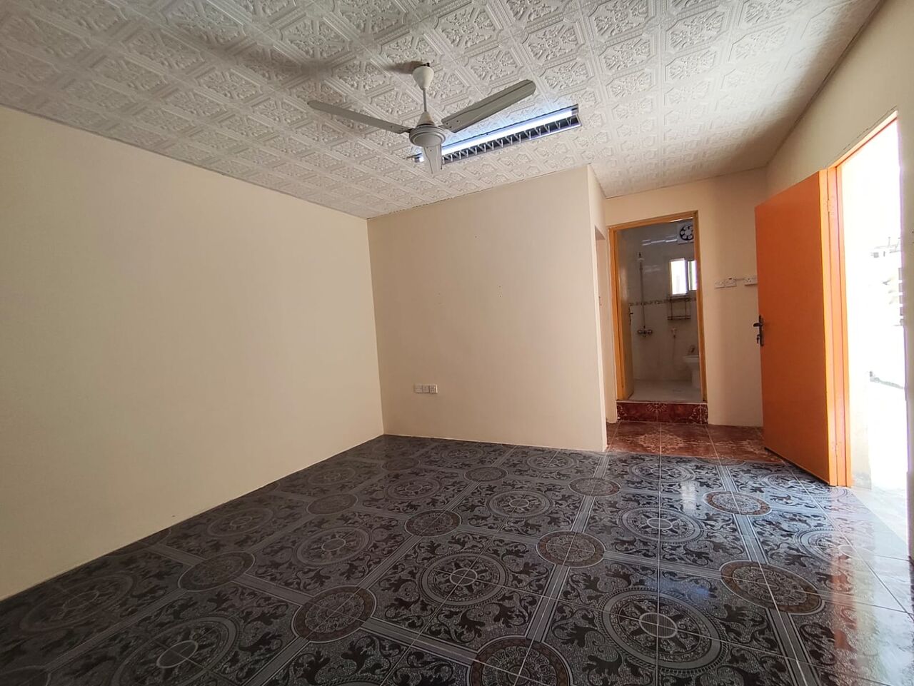 Sanabis, Apartments, Flats, Houses & Villas, BHD 130/year,  1 BR,  Sanabis:- Rooftop Studio Flat On Rent With Unlimited Ewa..