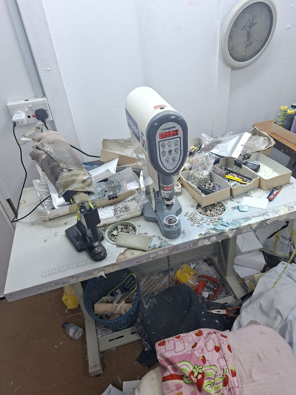 Olaya, Jobs, Kanch Batan