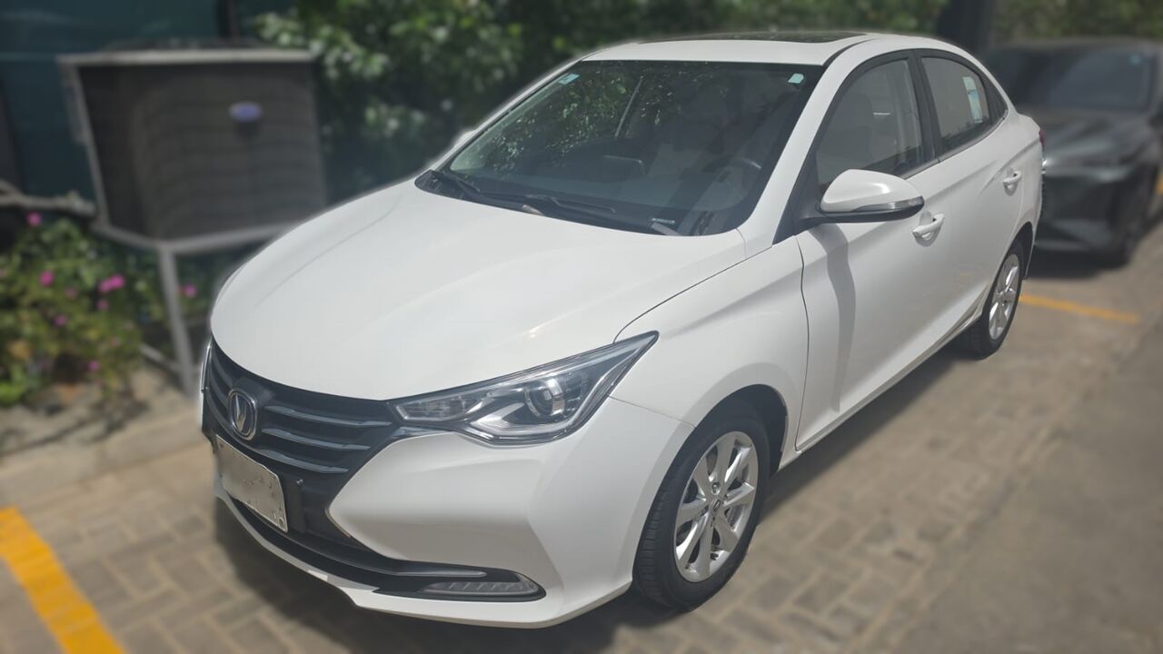 Jeddah, Vehicles, Cars & Trucks , SAR 27000,  Changan Alsvin,  2023,  Automatic,  57000 KM,  Full Option, (alloy Rims, Sunroof,Cruise Control,Infotainment & Audio,Parking Assistance)