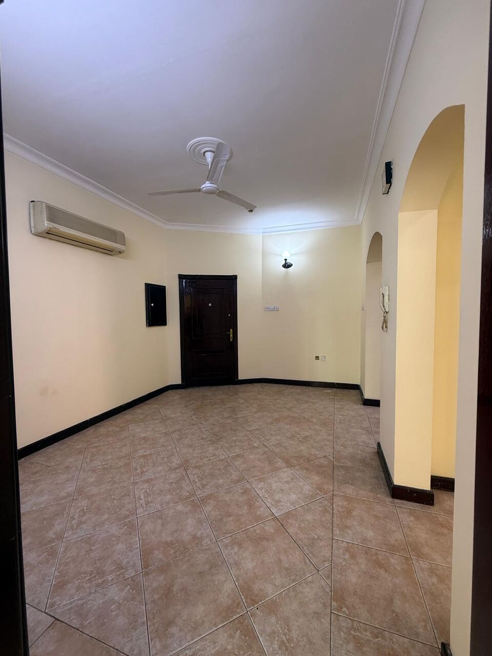 Hoora, Apartments, Flats, Houses & Villas, BHD 200/month,  2 BR,  *****1 Bath FLAT FOR RENT IN Hoora @ Including Ewa******