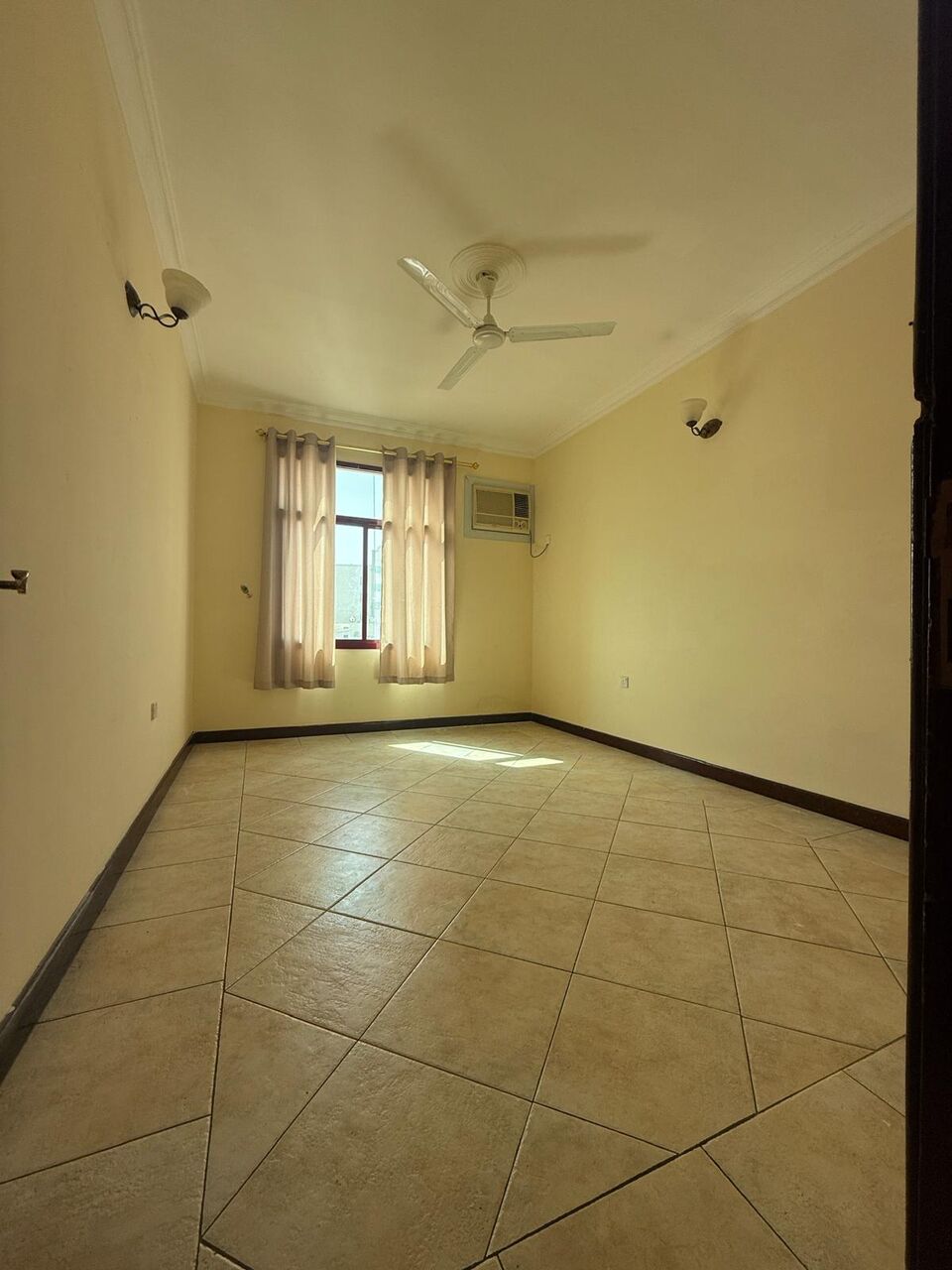 Hoora, Apartments, Flats, Houses & Villas, BHD 200/month,  2 BR,  *****1 Bath FLAT FOR RENT IN Hoora @ Including Ewa******