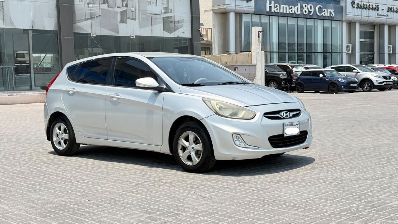 Manama, Vehicles, Cars & Trucks , BHD 1450,  Hyundai Accent,  2015,  Automatic,  198100 KM,    (Silver)