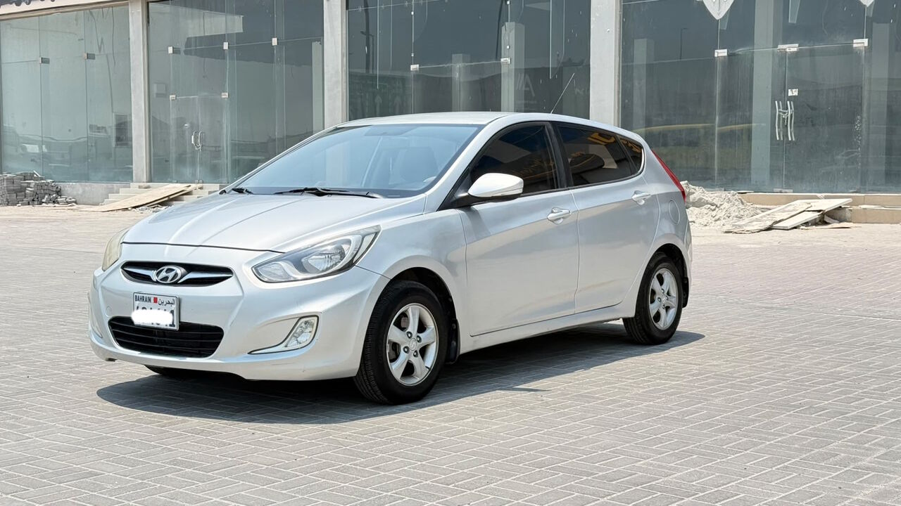 Manama, Vehicles, Cars & Trucks , BHD 1450,  Hyundai Accent,  2015,  Automatic,  198100 KM,    (Silver)
