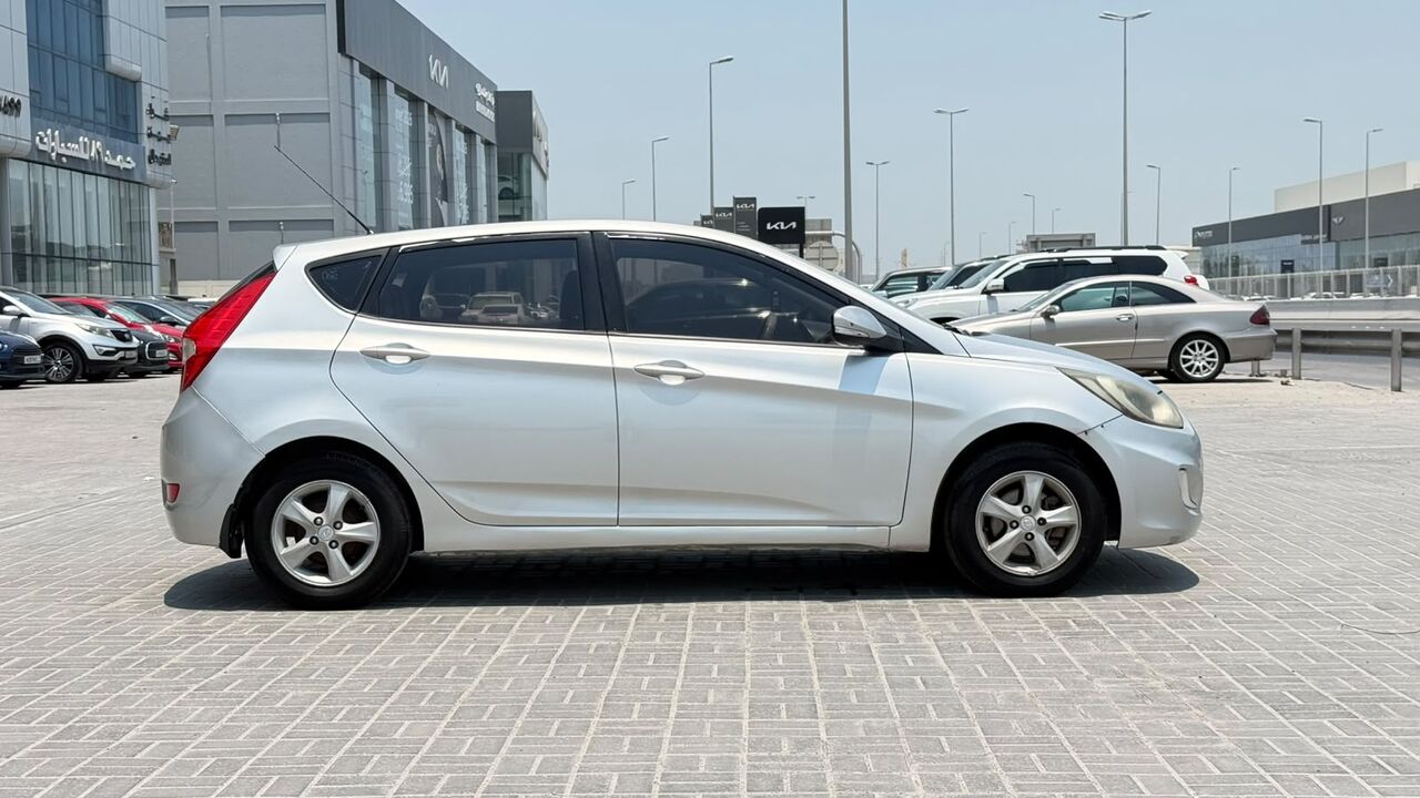 Manama, Vehicles, Cars & Trucks , BHD 1450,  Hyundai Accent,  2015,  Automatic,  198100 KM,    (Silver)