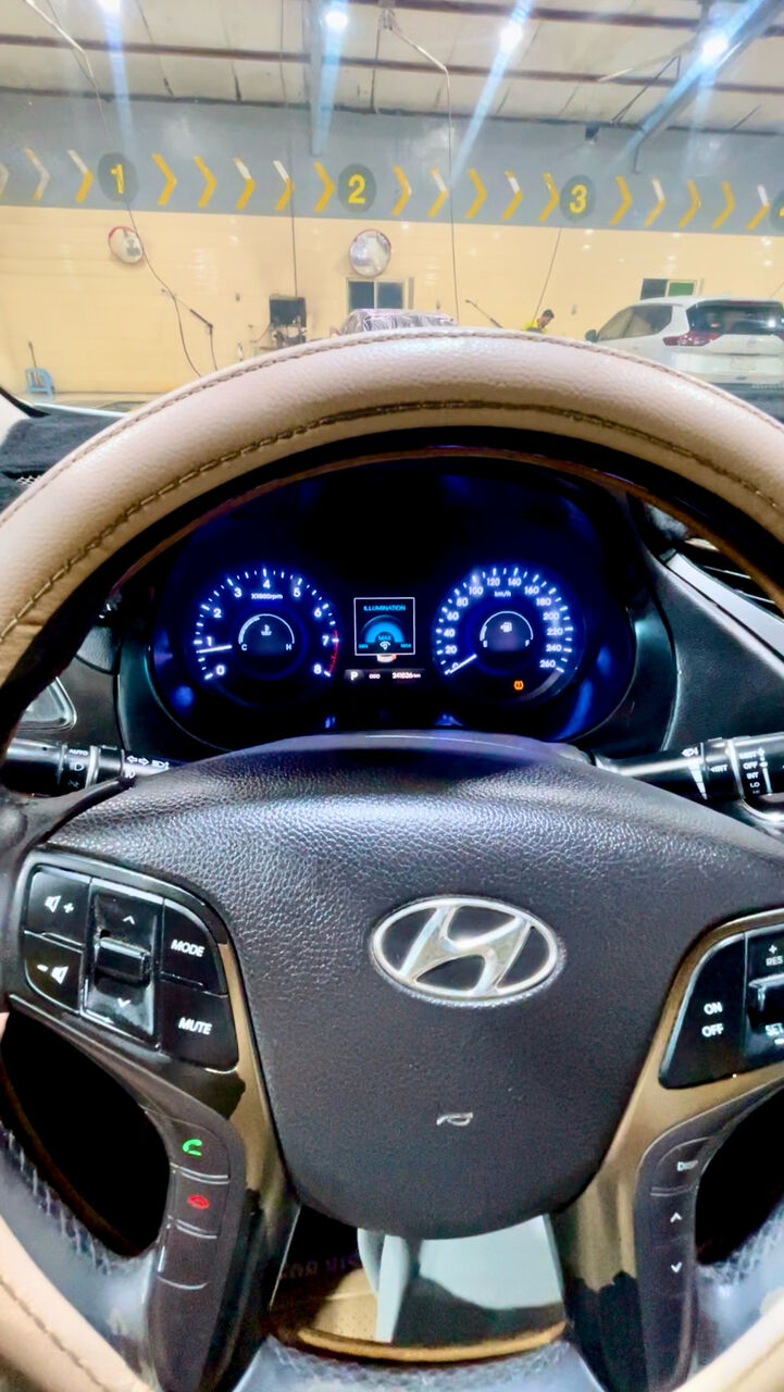 Jubail, Vehicles, Cars & Trucks , SAR 35000,  Hyundai Azera,  2015,  Automatic,  242000 KM,   3.3L  (Top Variant)
