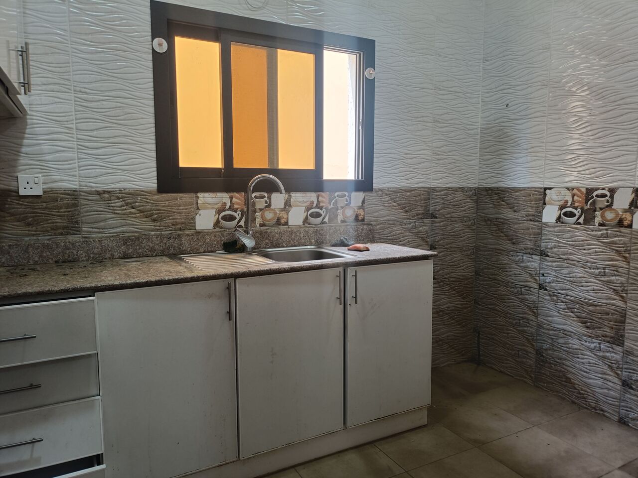 Zinj, Apartments, Flats, Houses & Villas, BHD 200/month,  1 BR,  130 Sq. Meter,  Semi Furnished 1bhk With Ewa