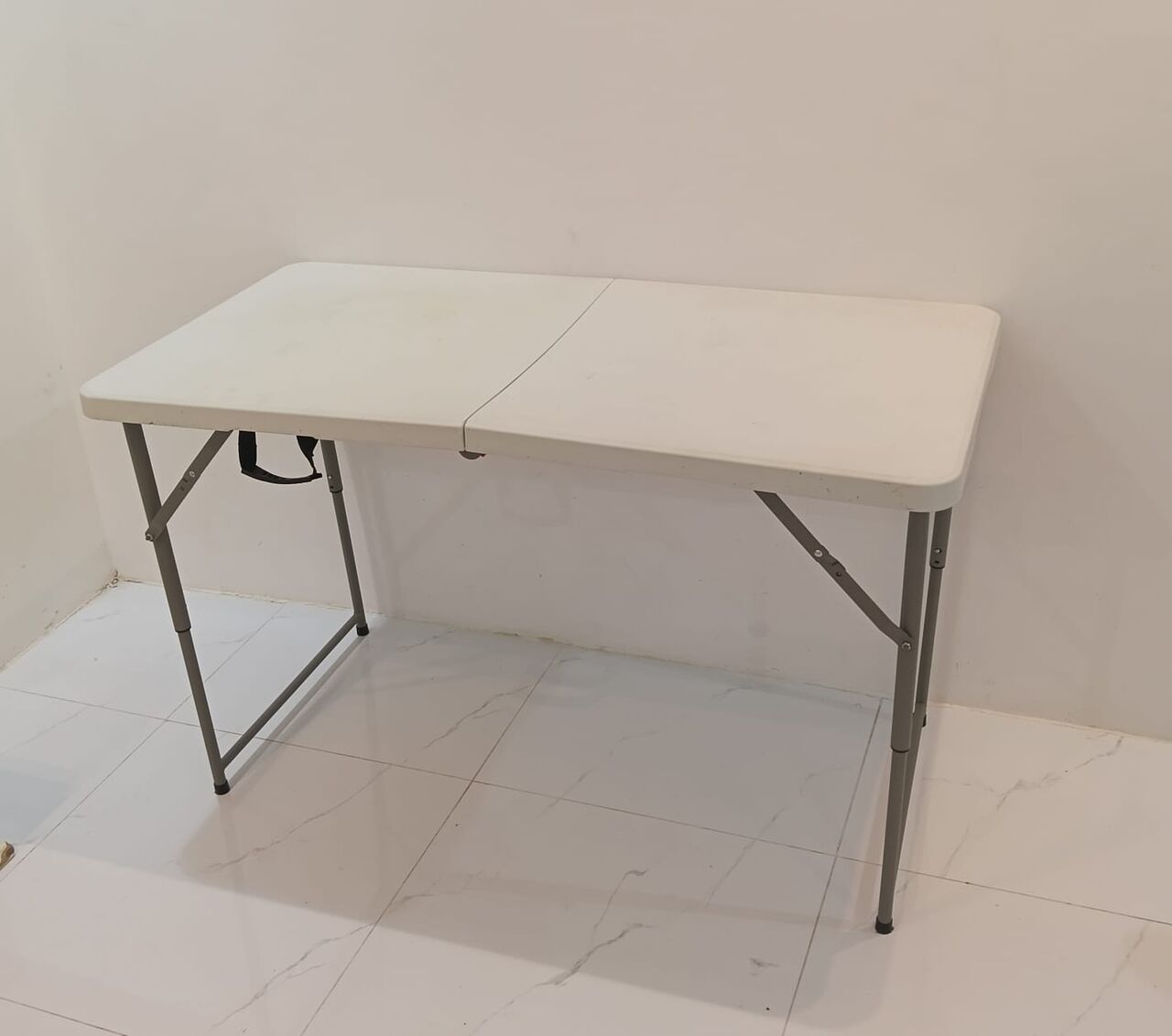 Al Yarmouk, Furniture, SAR 120,  Multi Purpose Table For Sale