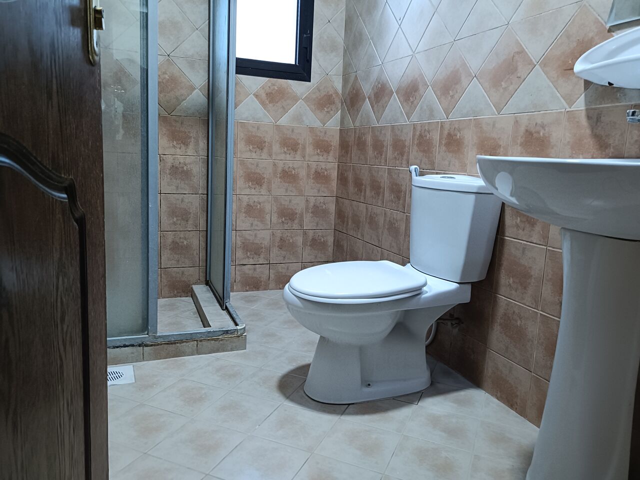 Manama, Apartments, Flats, Houses & Villas, BHD 250/month,  2 BR,  150 Sq. Meter,  Semi Furnished 2bhk With Ewa