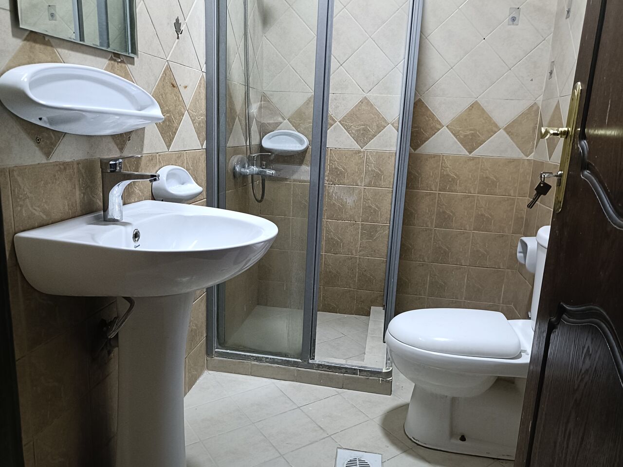 Manama, Apartments, Flats, Houses & Villas, BHD 250/month,  2 BR,  150 Sq. Meter,  Semi Furnished 2bhk With Ewa