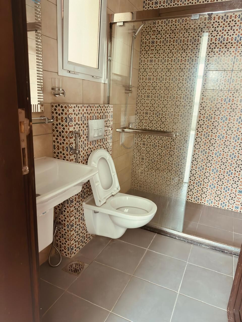 Segaya, Apartments, Flats, Houses & Villas, BHD 300/month,  2 BR,  SEMI FURNISHED TWO BEDROOM FLAT FOR RENT IN SEGAYA