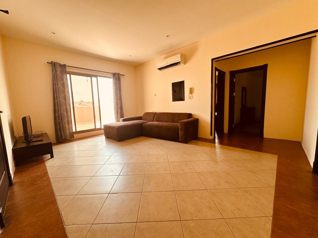 Zinj, Apartments, Flats, Houses & Villas, BHD 260/month,  Furnished,  2 BR,  SPACIOUS FURNISHED TWO BEDROOM FLAT FOR RENT IN ZINJ WITH BIG BALCONY