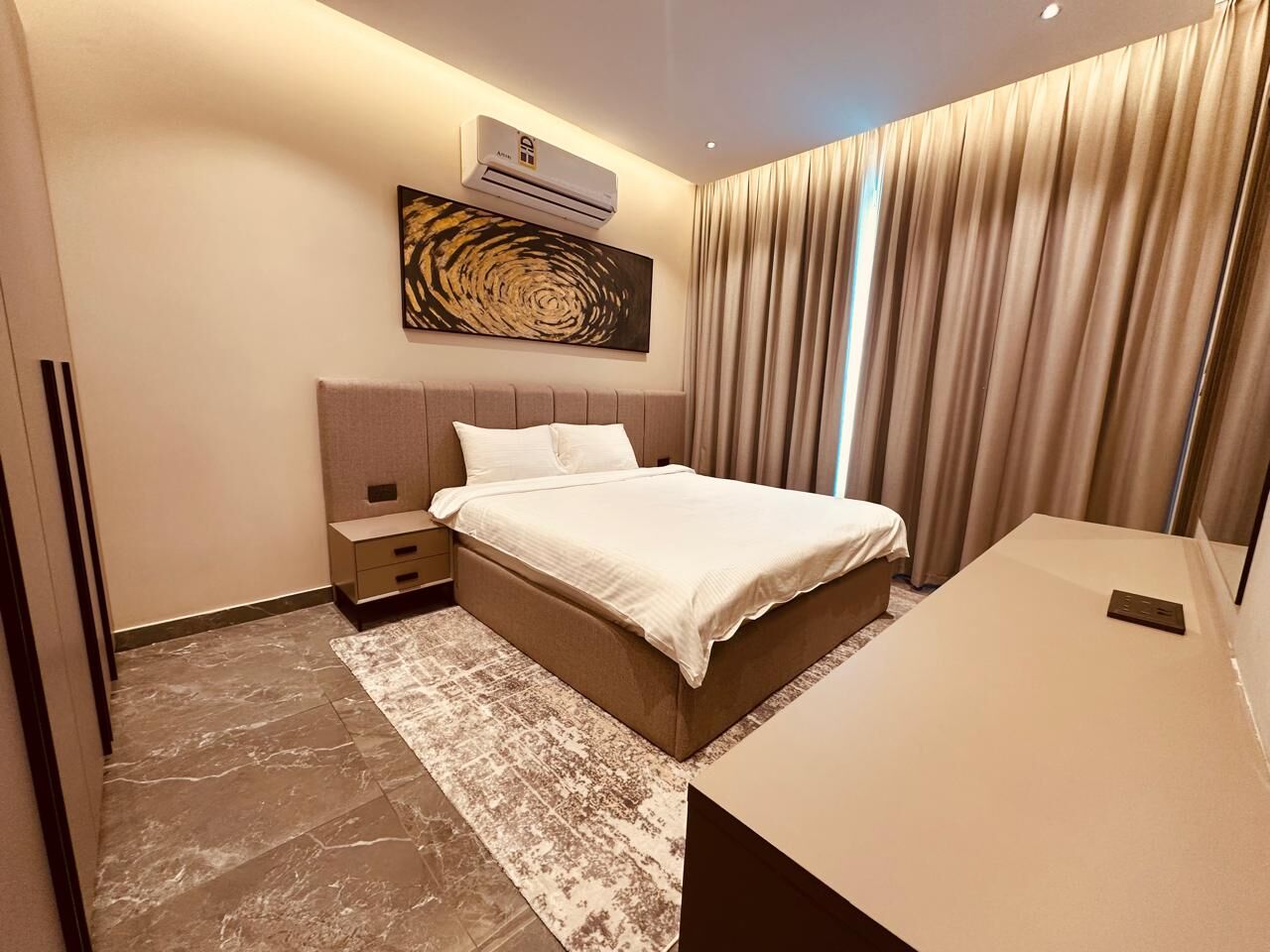 Zinj, Apartments, Flats, Houses & Villas, BHD 300/month,  Furnished,  1 BR,  FURNISHED LUXURY ONE BEDROOM FLAT FOR RENT IN ZINJ