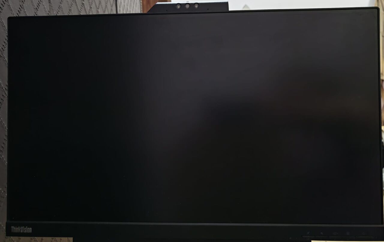 Jeddah, Computers, SAR 200,  Lenovo ThinkVision LCD 22&rsquo; With Camera