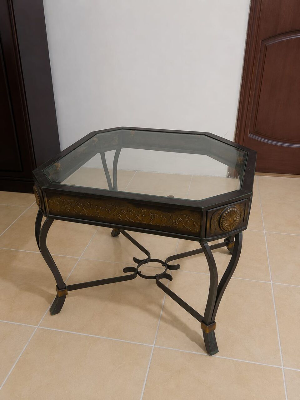 Al Ameer Fawwaz Junobi, Furniture, SAR 100,  3-Piece Vintage Glass Coffee Table Set &ndash; Solid & Elegant