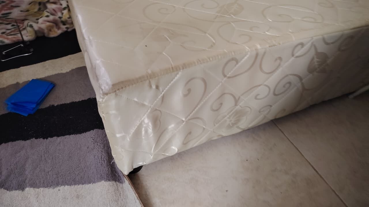 Jeddah, Furniture, SAR 200,  For Sale: Clean Used Twin XL Bed Frame (Without Mattress)