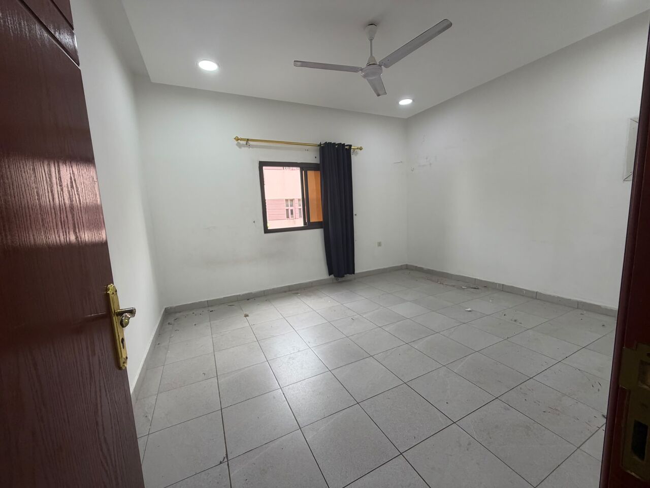Zinj, Apartments, Flats, Houses & Villas, BHD 200/month,  1 BR,  1 Bedroom Semi Furnished Flat For Rent With Ewa