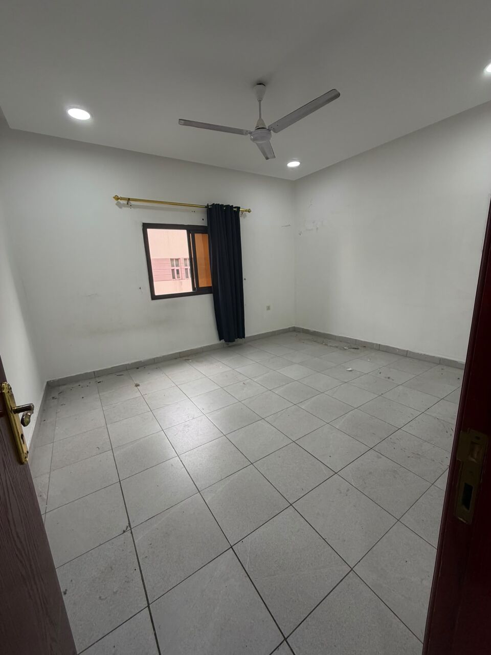 Zinj, Apartments, Flats, Houses & Villas, BHD 200/month,  1 BR,  1 Bedroom Semi Furnished Flat For Rent With Ewa