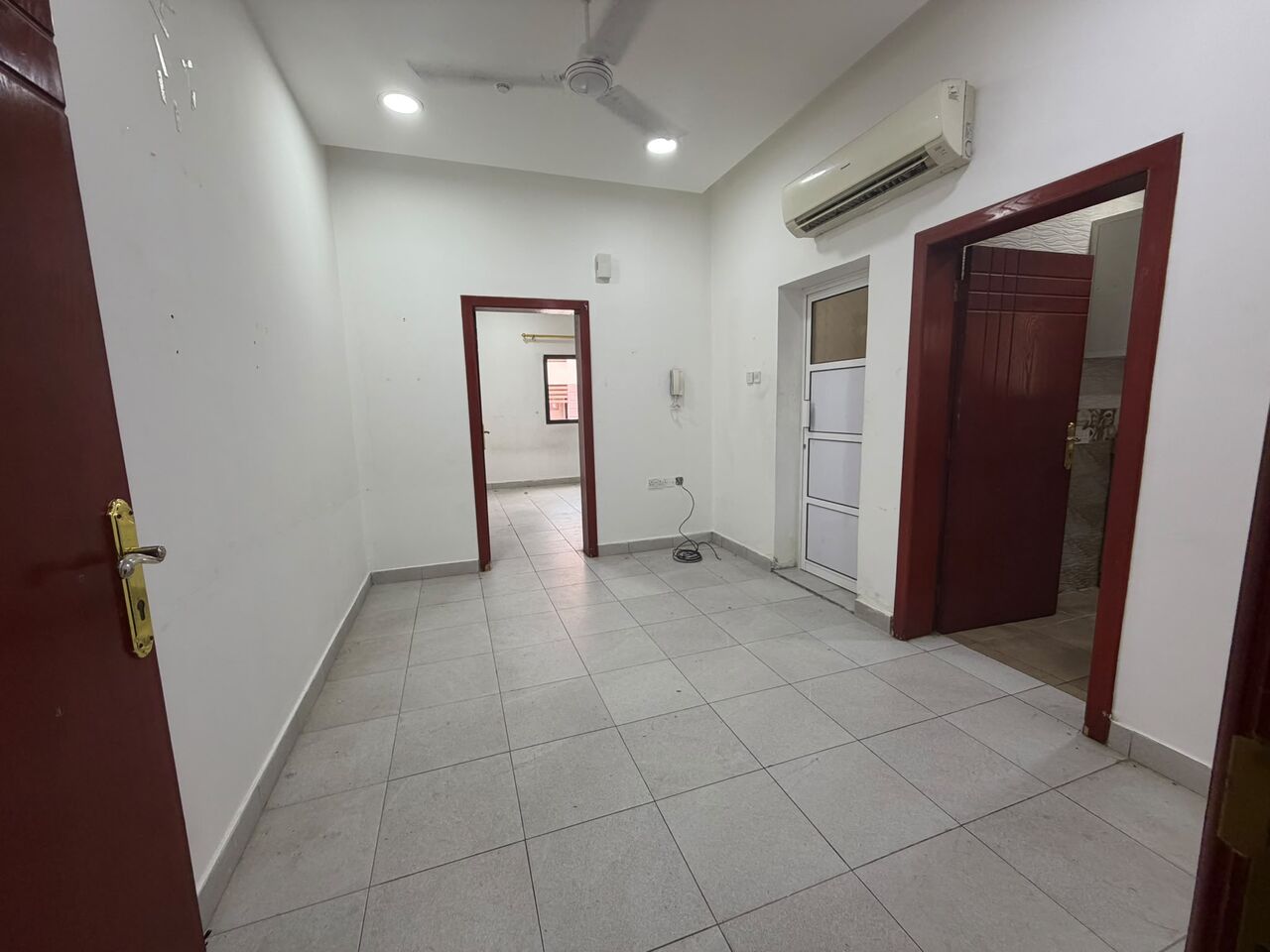 Zinj, Apartments, Flats, Houses & Villas, BHD 200/month,  1 BR,  1 Bedroom Semi Furnished Flat For Rent With Ewa