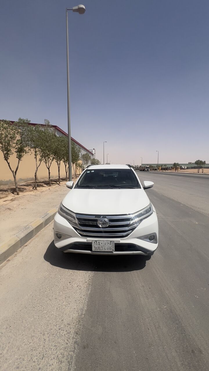 Tuwaiq, Travel, Driver