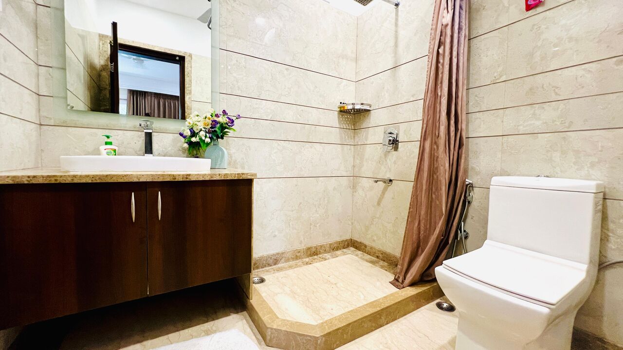 Gurgaon, Apartments, Flats, Houses & Villas, INR 3000/day,  Furnished,  Studio,  450 Sq. Feet,  Studio Apartment Golf COurse Road