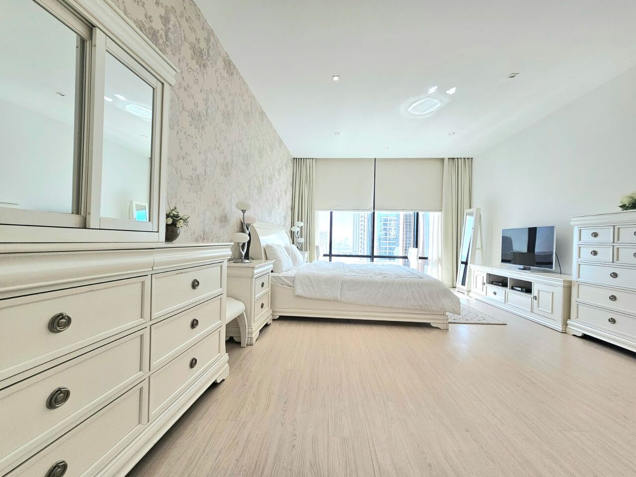 Al Seef, Apartments, Flats, Houses & Villas, BHD 700/month,  Furnished,  3 BR,  Modern & Renovated  Apartment For Rent In Seef | 2 Balconies