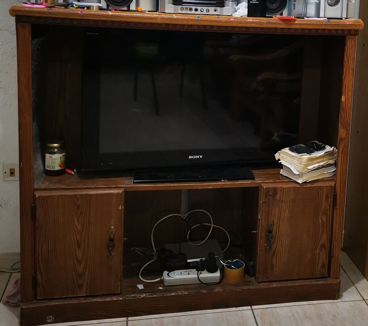 Jeddah, Furniture, SAR 100,  TV Stand (wood) & Wooden Strong Table
