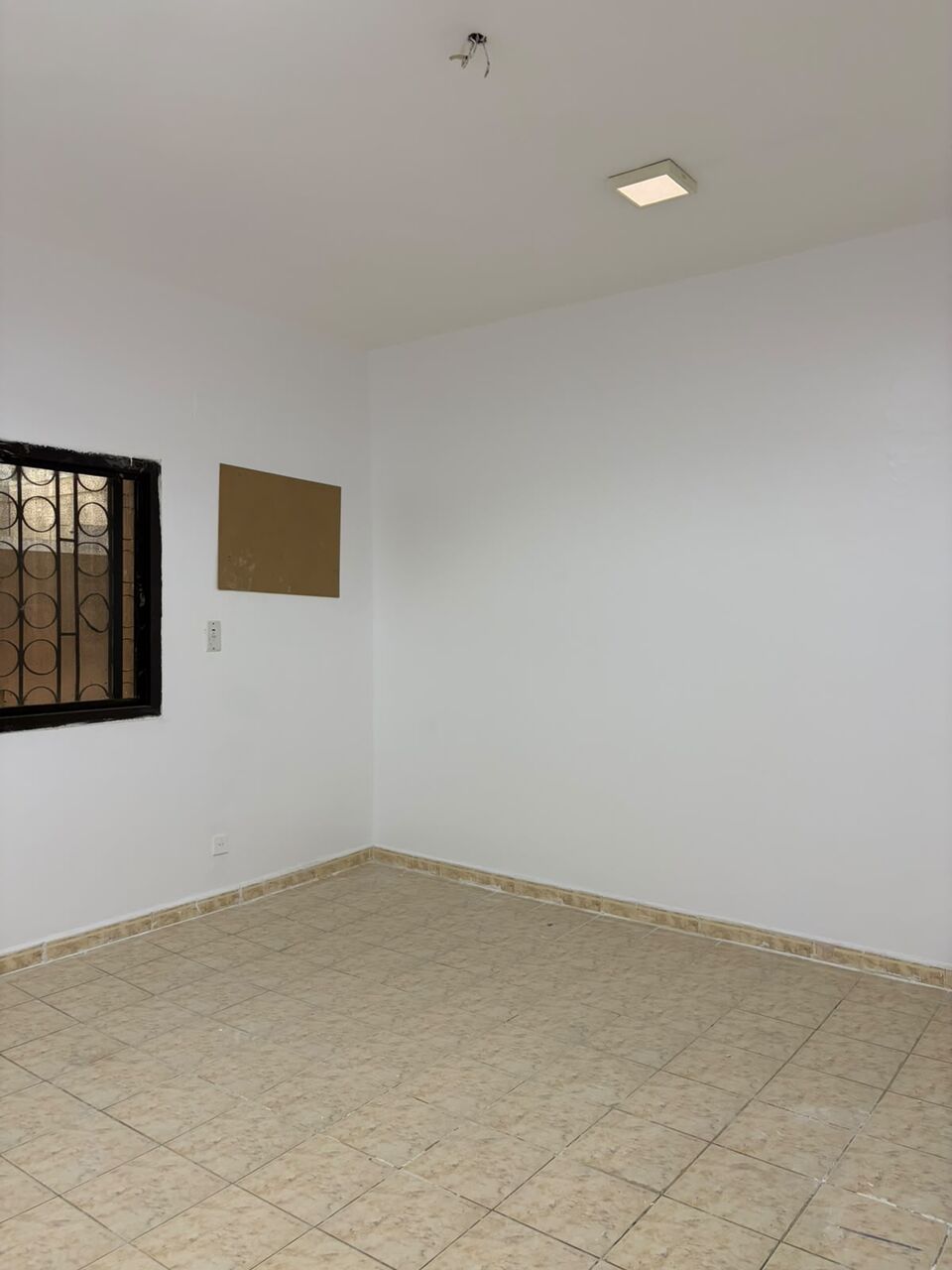Jeddah, Apartments, Flats, Houses & Villas, 4 BR,  Apartment For Rent In Al Faisaliyah, Jeddah &ndash; Prime Location