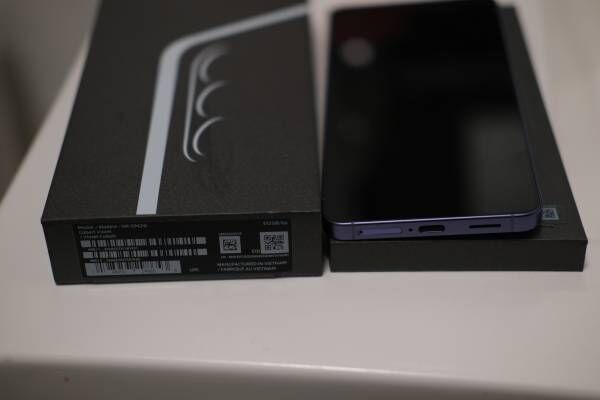 London, Mobile Phones, GBP 3700,  Sell Brand New, Factory Sealed Samsung Galaxy S26 (SM-S942W) Canadian Model In Cobalt Viol