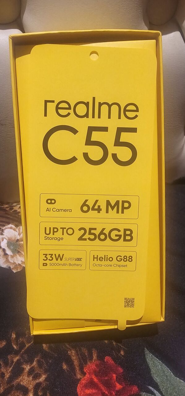 Jeddah, Electronics, SAR 800,  1200 Sr Mobile Real Me C55 8GB 256GB With Original Charger With Box