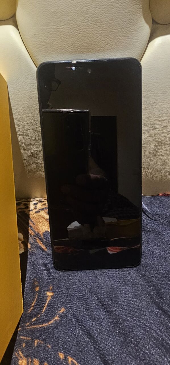 Jeddah, Electronics, SAR 800,  1200 Sr Mobile Real Me C55 8GB 256GB With Original Charger With Box