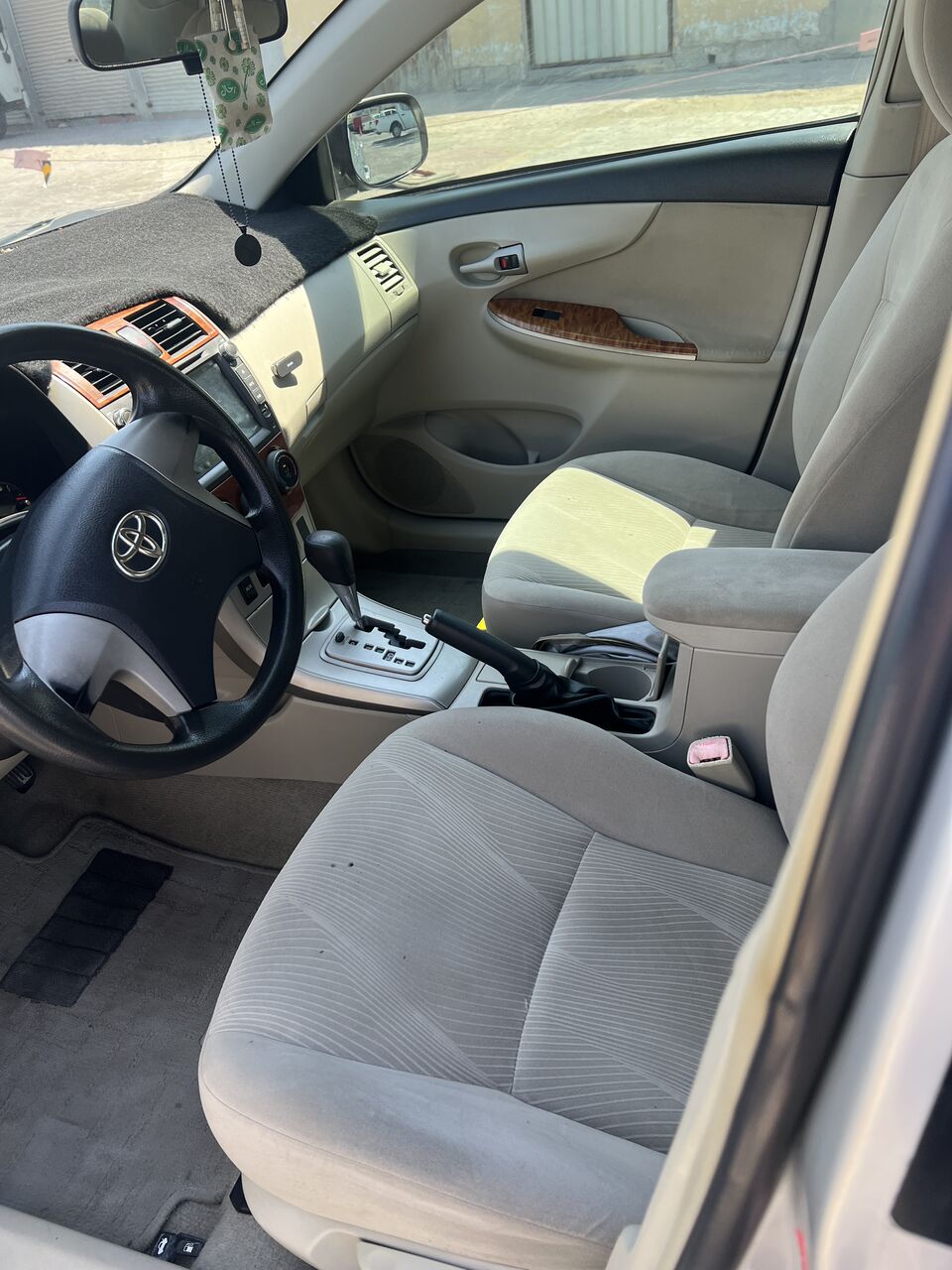 East Riffa, Vehicles, Cars & Trucks , BHD 2300,  Toyota Corolla,  2013,  Automatic,  195000 KM,    Model Xli 1.8 Enging