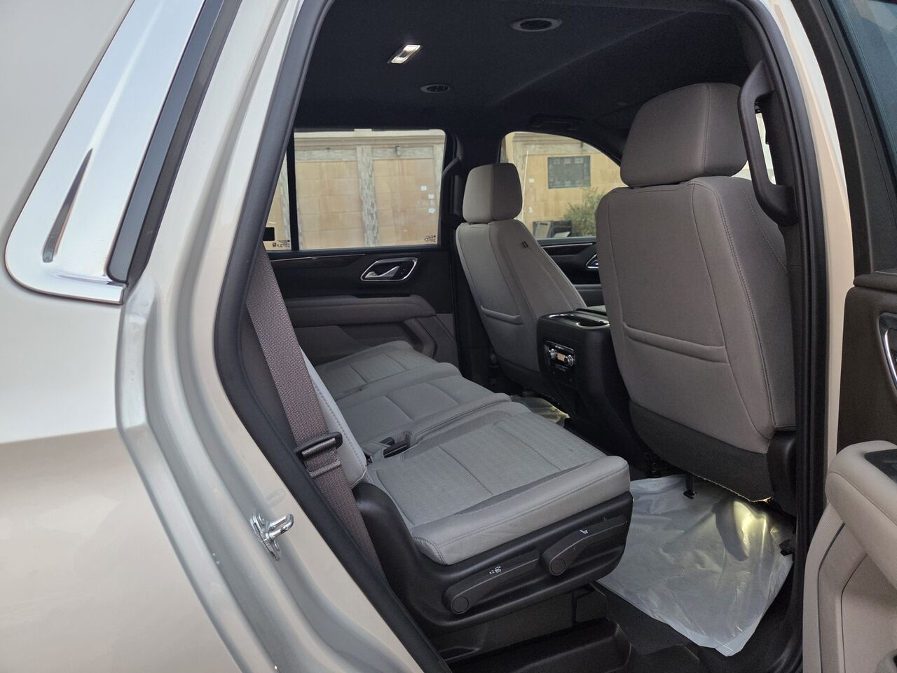 Dammam, Vehicles, Cars & Trucks , SAR 145000,  GMC Yukon SLE 2022 Model Odo 131850km Maintained By Authorized Service Co. In Dammam,  2022,  Automatic,  131850 KM,  GMC Yukon SLE  Model Odo 131850km Maintained By Authorized Service Company