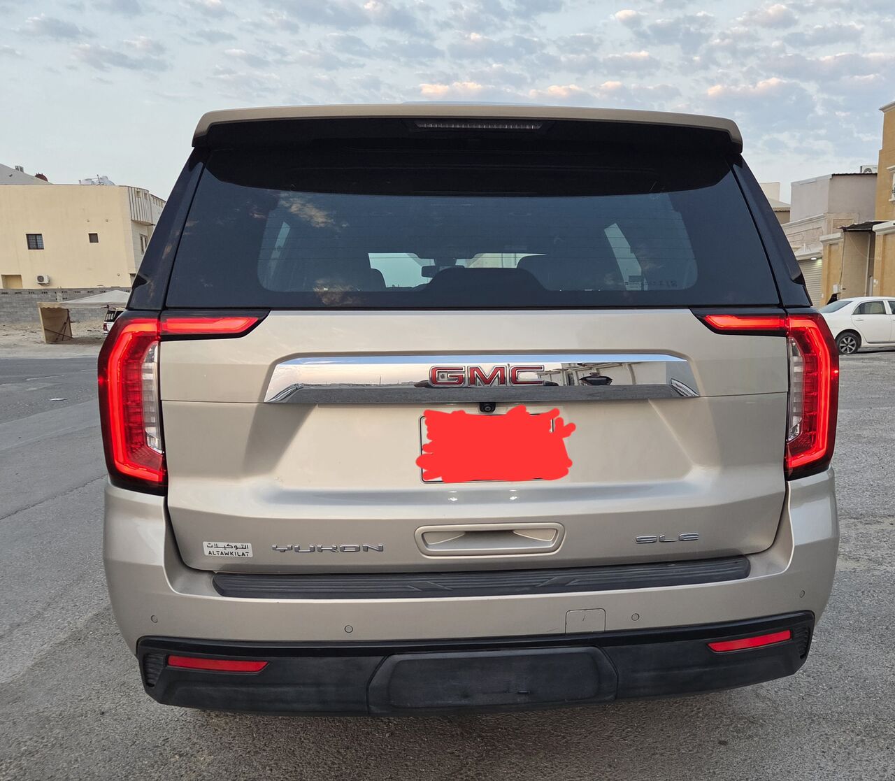 Dammam, Vehicles, Cars & Trucks , SAR 145000,  GMC Yukon SLE 2022 Model Odo 131850km Maintained By Authorized Service Co. In Dammam,  2022,  Automatic,  131850 KM,  GMC Yukon SLE  Model Odo 131850km Maintained By Authorized Service Company