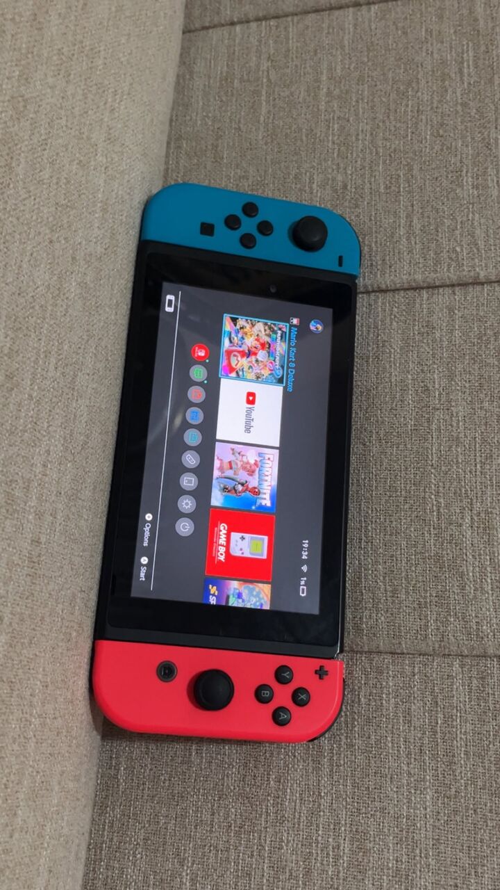 Al Khobar Al Shamalia, Video Games, SAR 1000,  Nintendo Switch V2 &ndash; Like New &ndash; Complete Set