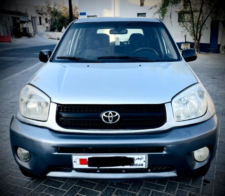 East Riffa, Vehicles, Cars & Trucks , BHD 1200,  Toyota RAV4,  2005,  Automatic,  400000 KM,