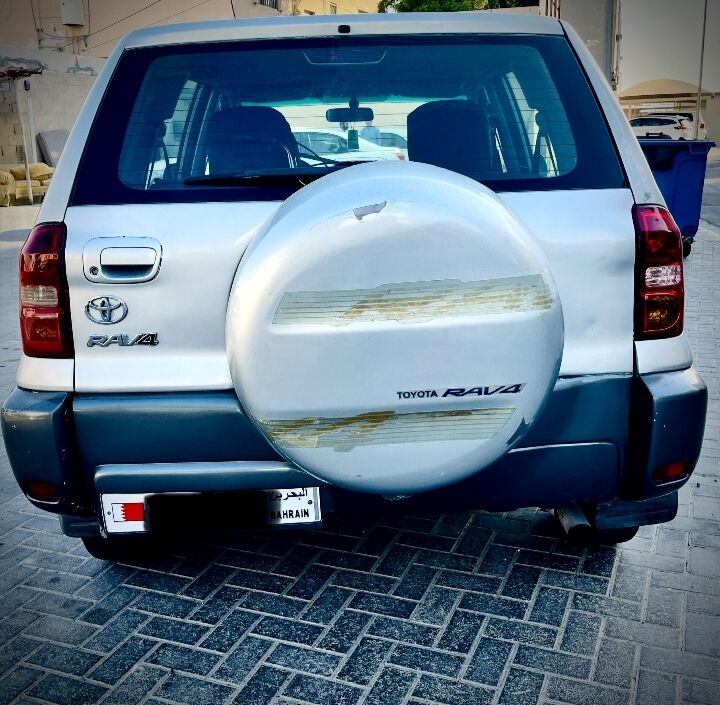 East Riffa, Vehicles, Cars & Trucks , BHD 1200,  Toyota RAV4,  2005,  Automatic,  400000 KM,