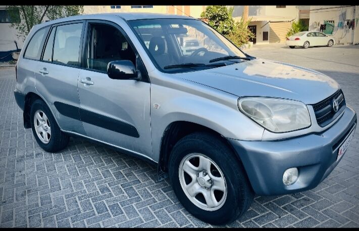 East Riffa, Vehicles, Cars & Trucks , BHD 1200,  Toyota RAV4,  2005,  Automatic,  400000 KM,