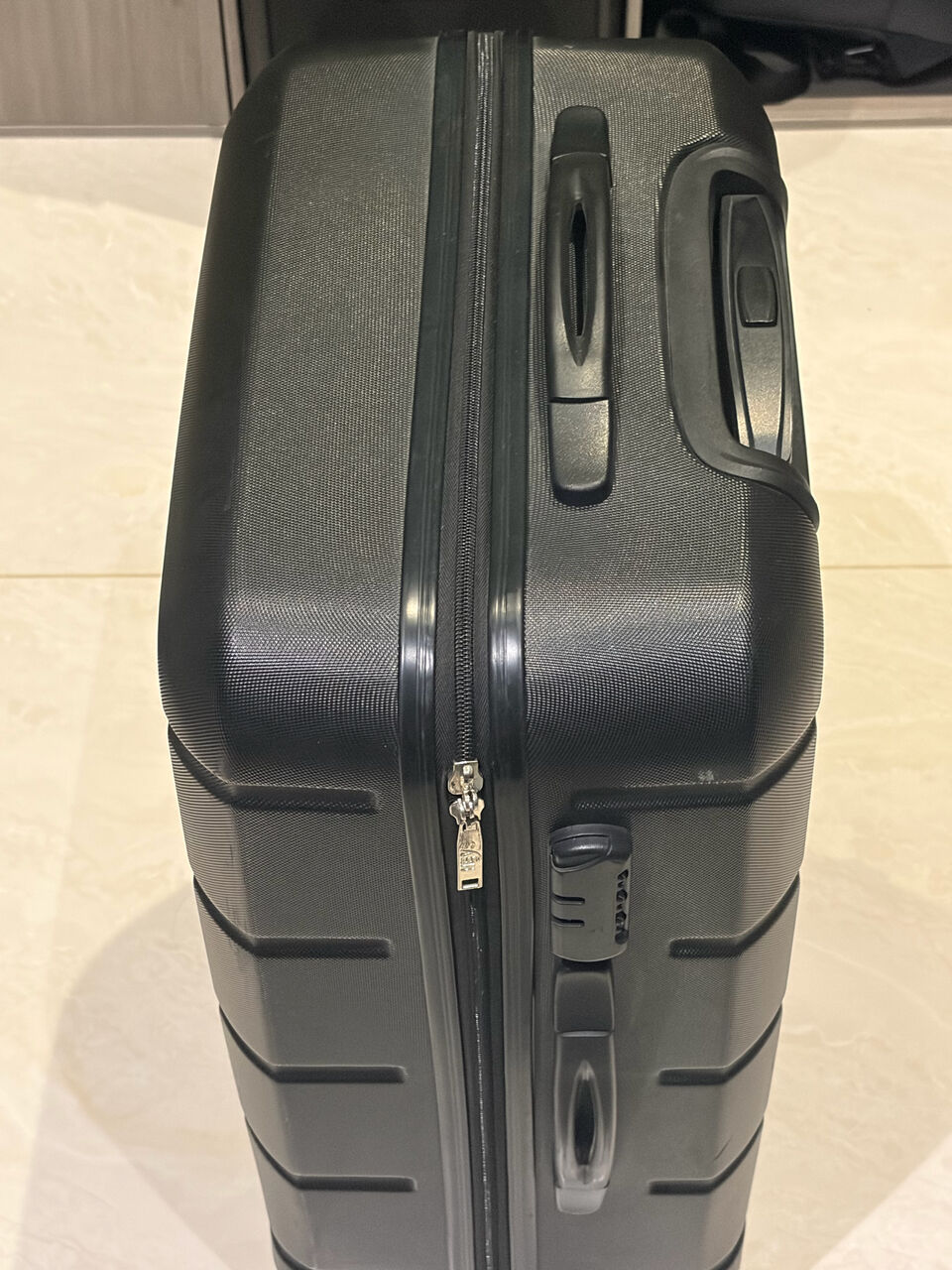 Riyadh, Purses & Wallets, SAR 60,  Heys 22 Inch Suitcase