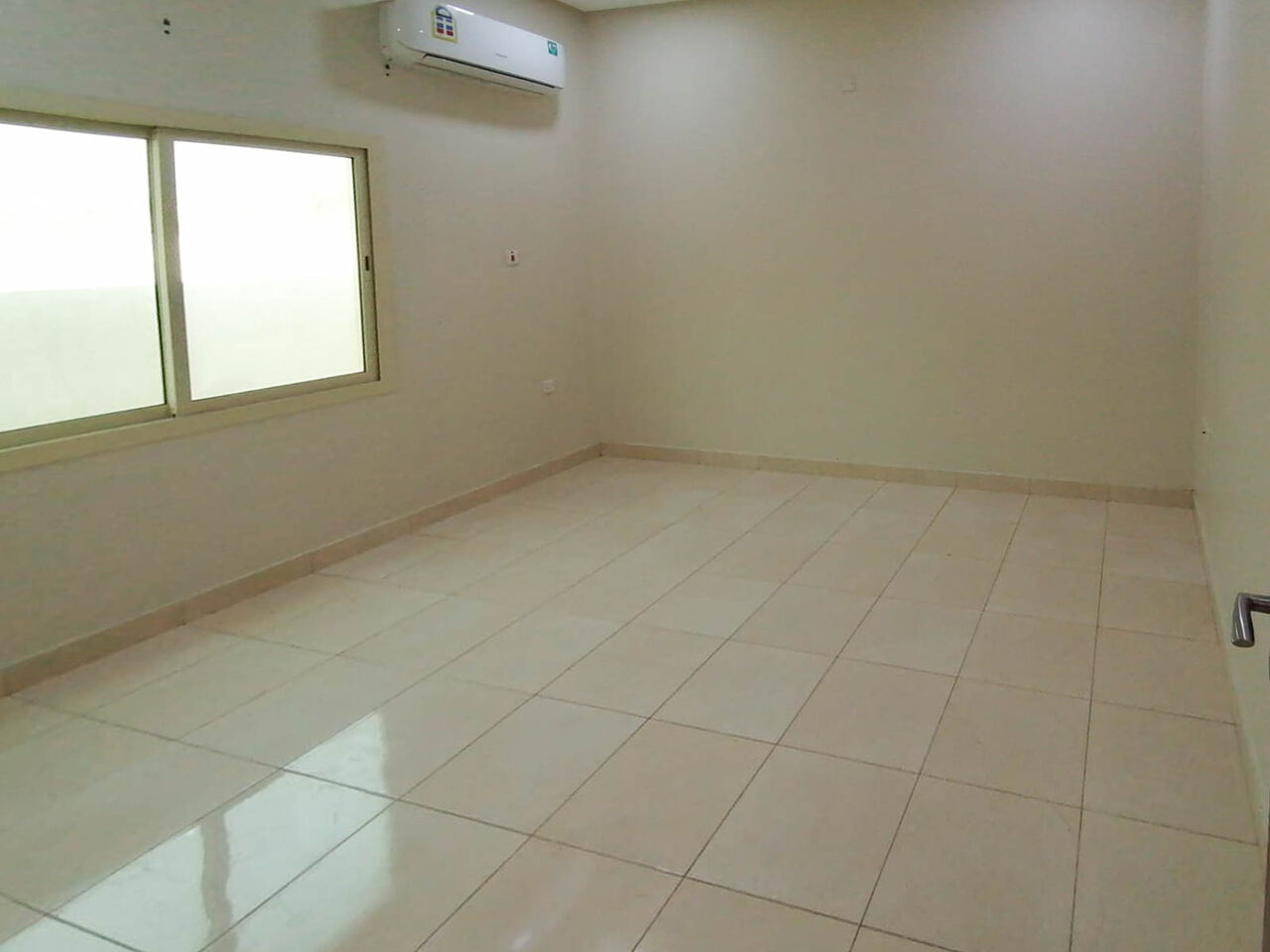 Manama, Apartments, Flats, Houses & Villas, BHD 300/month,  2 BR,  Residential Apartment For Rent In Al-Markh WITH EWA