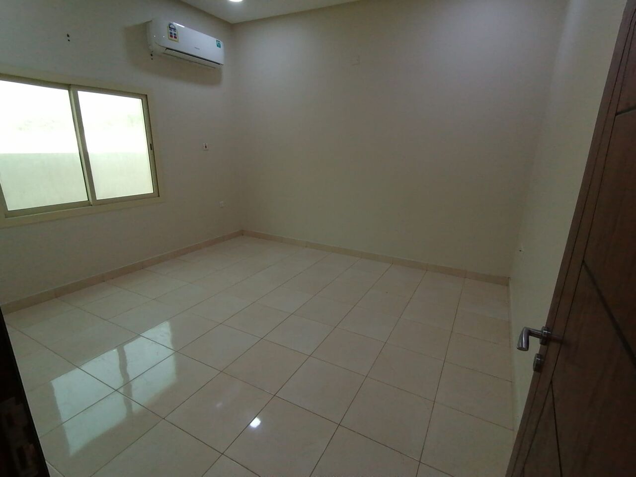 Manama, Apartments, Flats, Houses & Villas, BHD 300/month,  2 BR,  Residential Apartment For Rent In Al-Markh WITH EWA