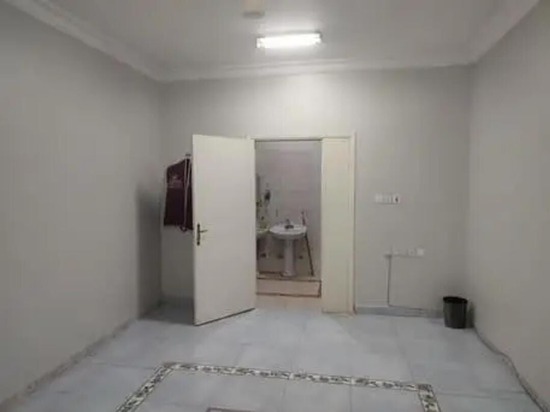 Riyadh, Rooms for Rent, SAR 900/month,  One Spacious Room With Private Washroom