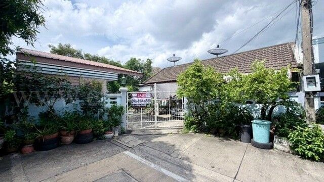 Bangkok, Real Estate For Sale, THB 5750000,  4 BR,  97 Sq. Feet,  Semi-detached House, One Floor, 97 Square Wah, Prachaniwet 3 Road, Good Location, Behind