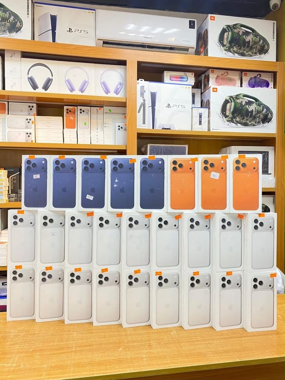 Paris, Mobile Phones, EUR 400,  PayPal, Bank Transfer, Apple Watch, Apple IPad, IPhone 17, IPhone 17 Pro, IPhone 16, IPhon