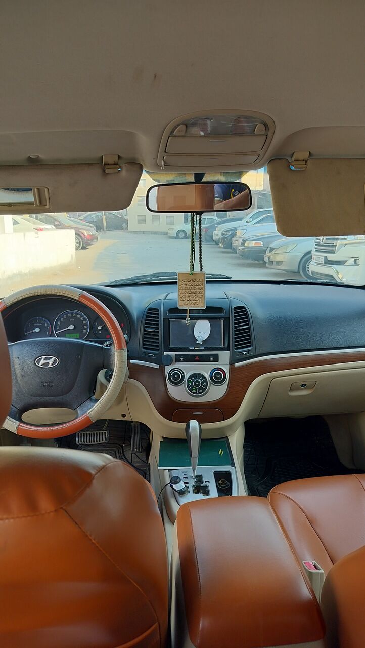 Manama, Vehicles, Cars & Trucks , BHD 1300,  Hyundai Santa Fe,  2008,  Automatic,  204567 KM,  For Sale- Hyundai Santafe Model ,  Color -Golden  Full Option, Good Condition Registra