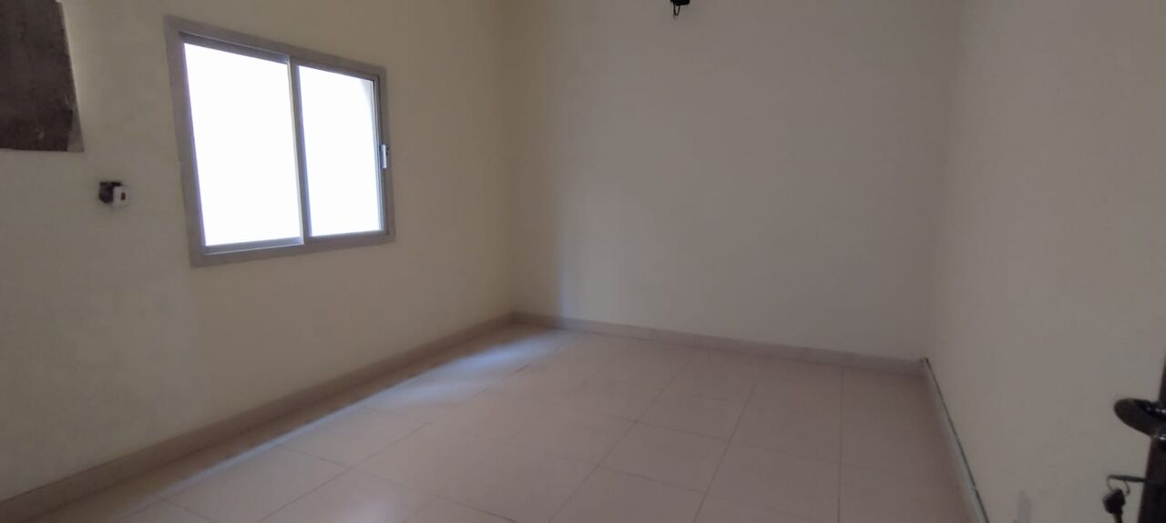 Manama, Apartments, Flats, Houses & Villas, BHD 140/year,  2 BR,  Buquwah:- Groundfloor 2Bhk Unfurnished Flat On Rent..
