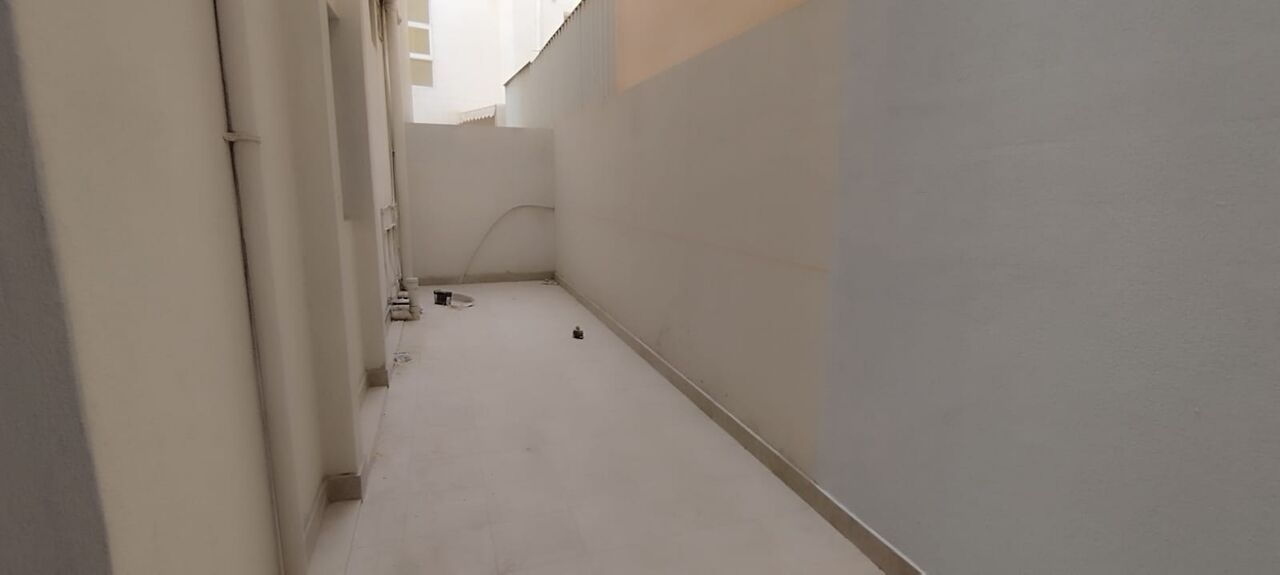 Manama, Apartments, Flats, Houses & Villas, BHD 140/year,  2 BR,  Buquwah:- Groundfloor 2Bhk Unfurnished Flat On Rent..
