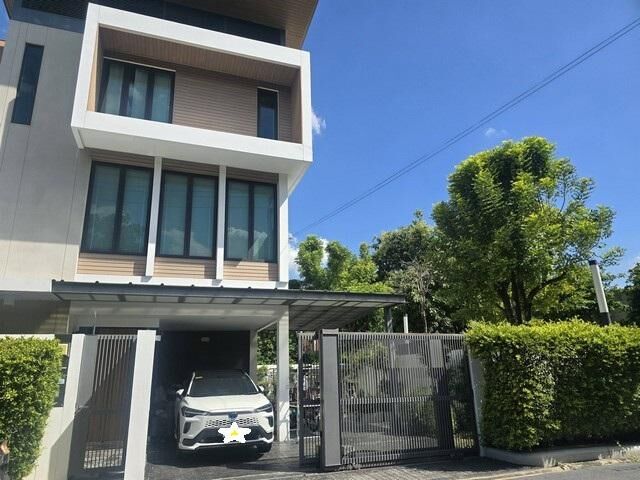 Bangkok, Villas, THB 160000,  80 Sq. Feet,  Single House For Rent, 3 Floors, 80 Sq M, The AVA Residence, Sukhumvit Road 77. Furniture