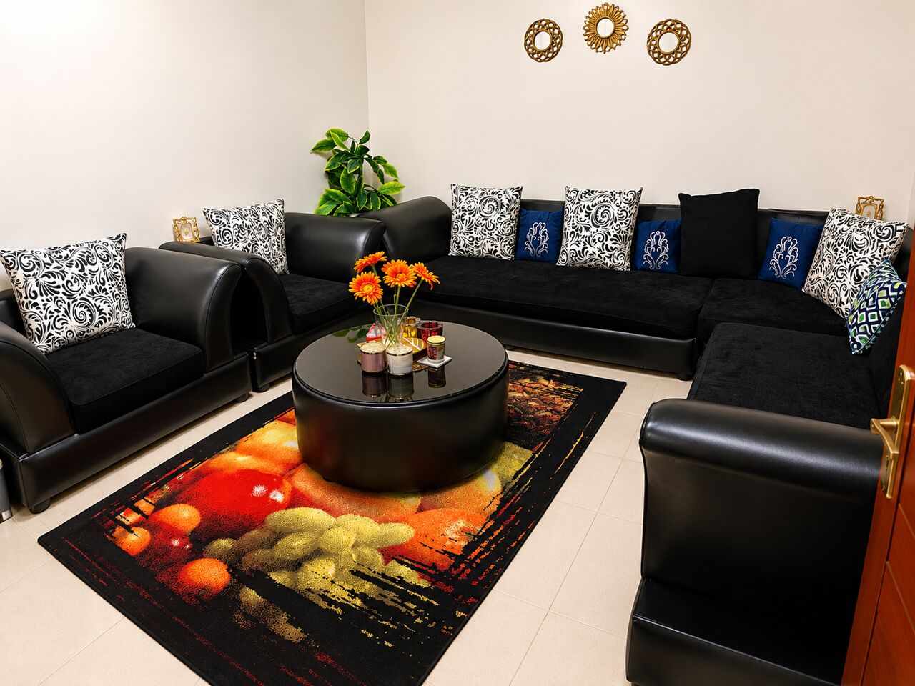 Riyadh, Furniture, SAR 1500,  Sofa Set Along With Table