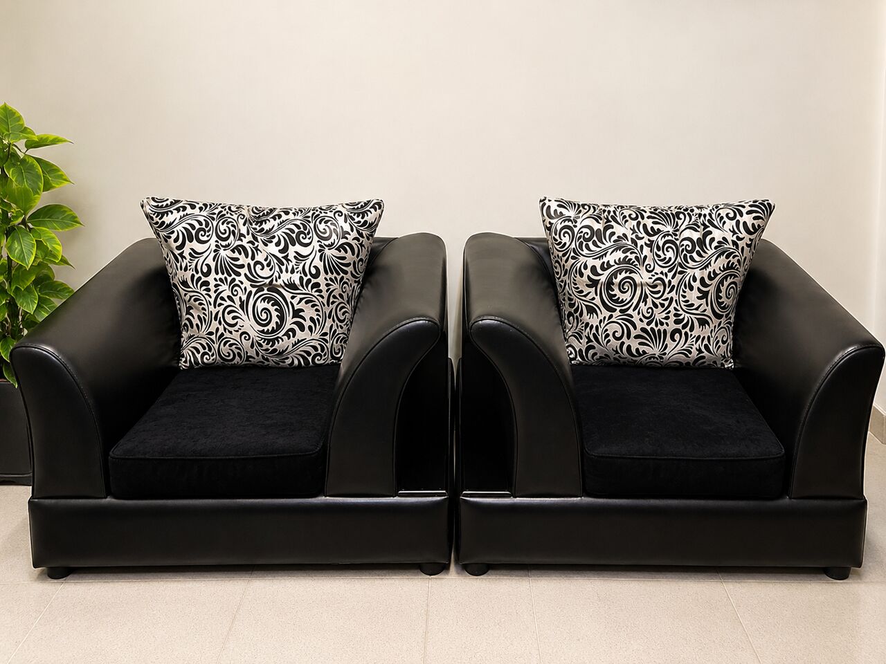 Riyadh, Furniture, SAR 1500,  Sofa Set Along With Table