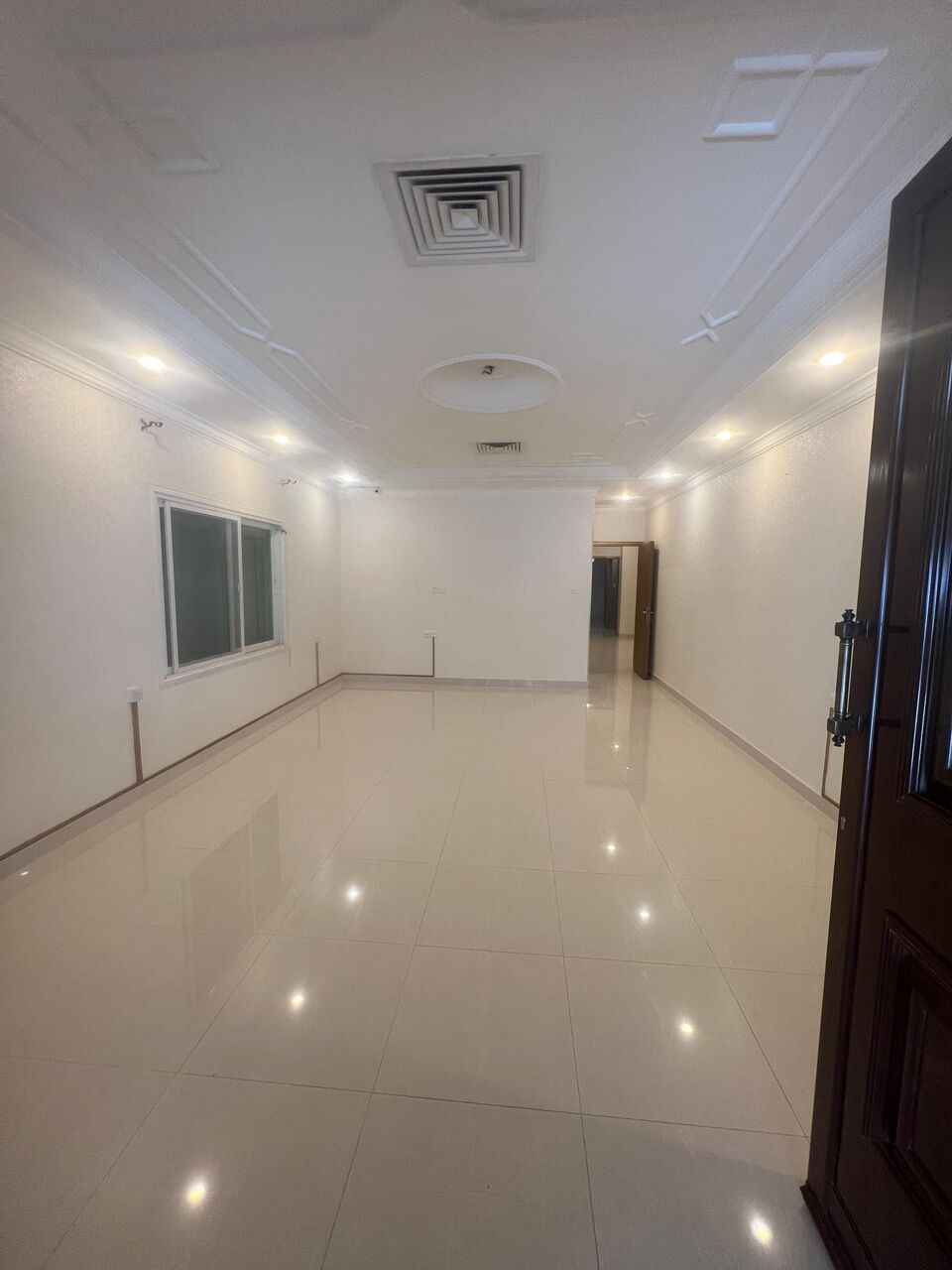 Salwa, Apartments, Flats, Houses & Villas, KWD 650/month,  5 BR,  Ground Floor Apartment For Rent In Salwa With 3 Entrances.